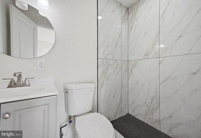 Building Photo - 2636 Lauretta Ave