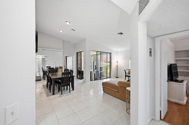 Building Photo - 5395 Firenze Dr