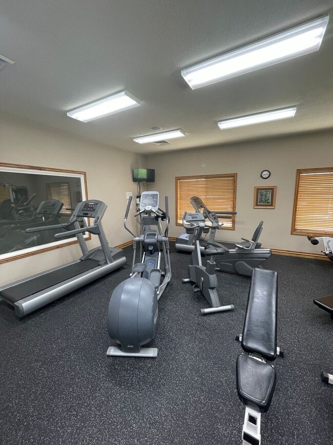 Building Photo - Dashing Canyon Meadow Townhome