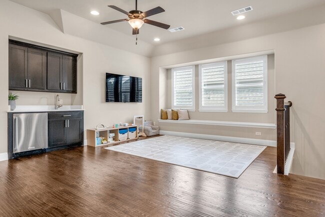 Building Photo - 4809 Latour Ln