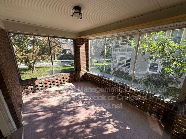 Building Photo - 207 W 51 Terrace