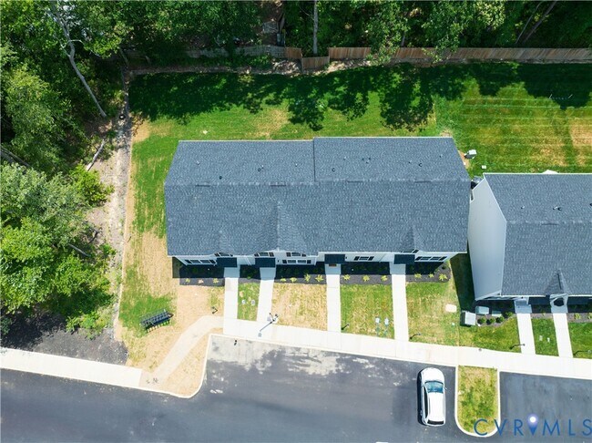 Building Photo - 1121 Canterbury Rdg Rd