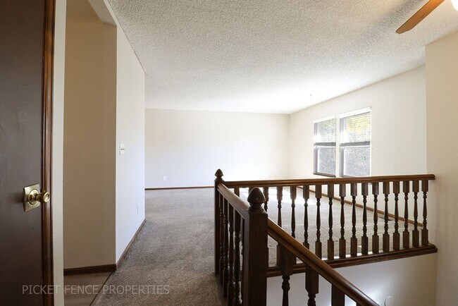 Building Photo - Beautiful 2 Story Home in Loveland