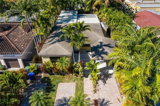 Primary Photo - 2708 SW 33rd Ct