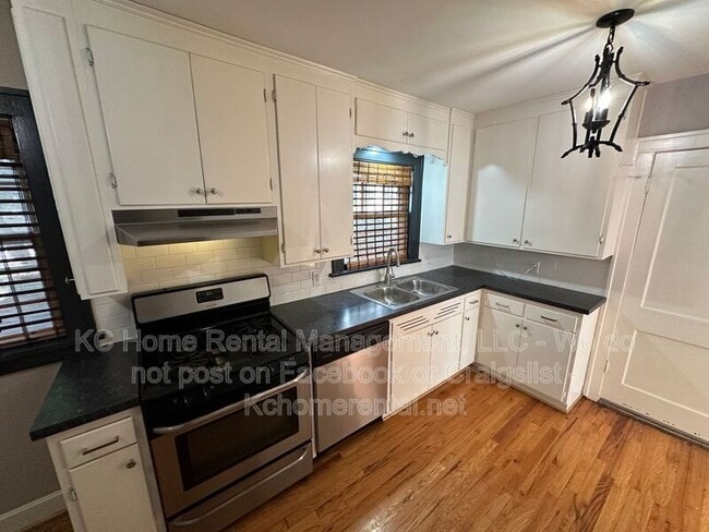 Building Photo - 207 W 51 Terrace