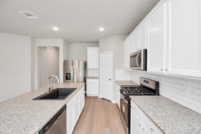 Building Photo - 27110 Newport Trce Ln