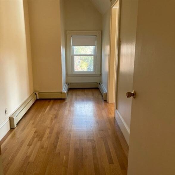 Building Photo - 92 Thurston St