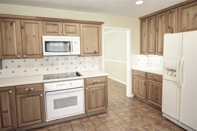Building Photo - 12118 Double Tree Dr