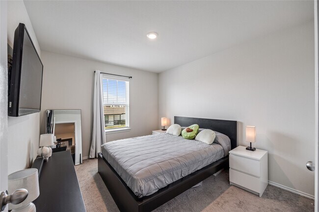 Building Photo - 25415 Rock Spur Trl