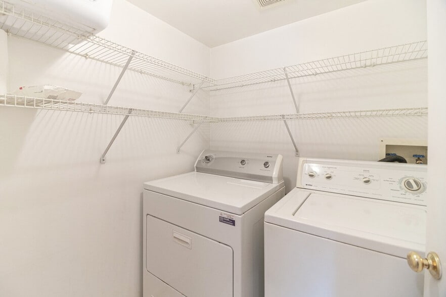 Building Photo - 1264 Marls Ct