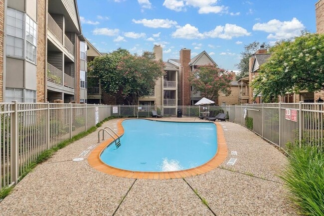 Building Photo - 11201 Lynbrook Dr