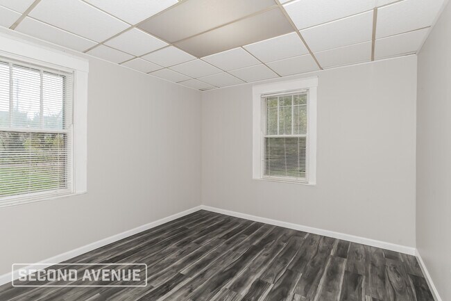 Building Photo - 3302 Broadwell Ave