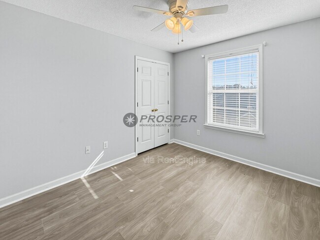 Building Photo - 107 Pelham Square Way