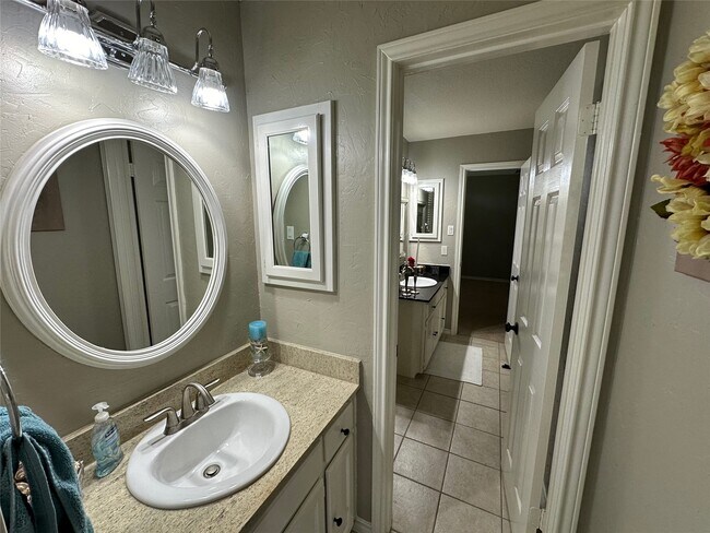 Building Photo - 7002 Greatwood Trails Ct