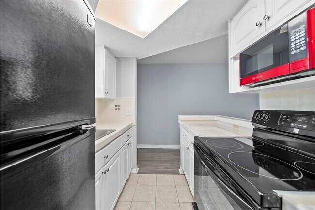 Building Photo - 4747 Azalea Dr