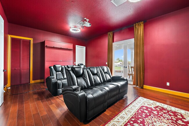 Building Photo - 703 Ramie Ct