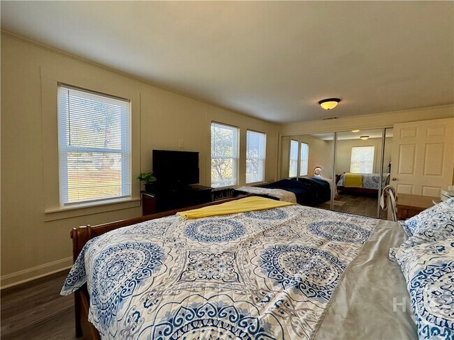 Building Photo - 233 Quacco Rd