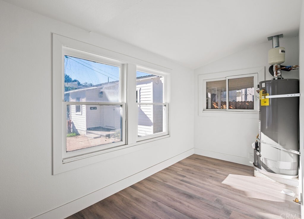 Sun /laundry room - 728 E Palmer Ave