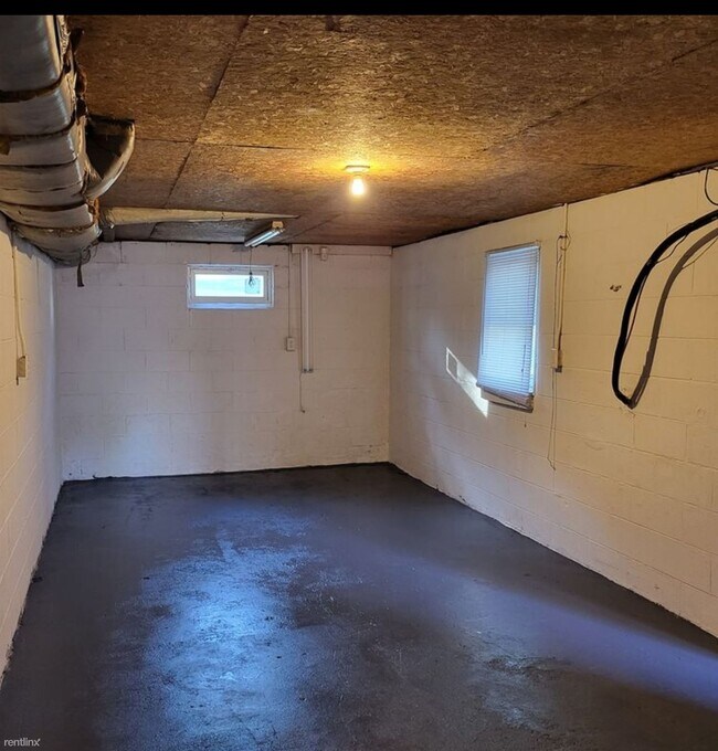 Building Photo - 3 br, 1 bath House - 933 Fort Lee Road .