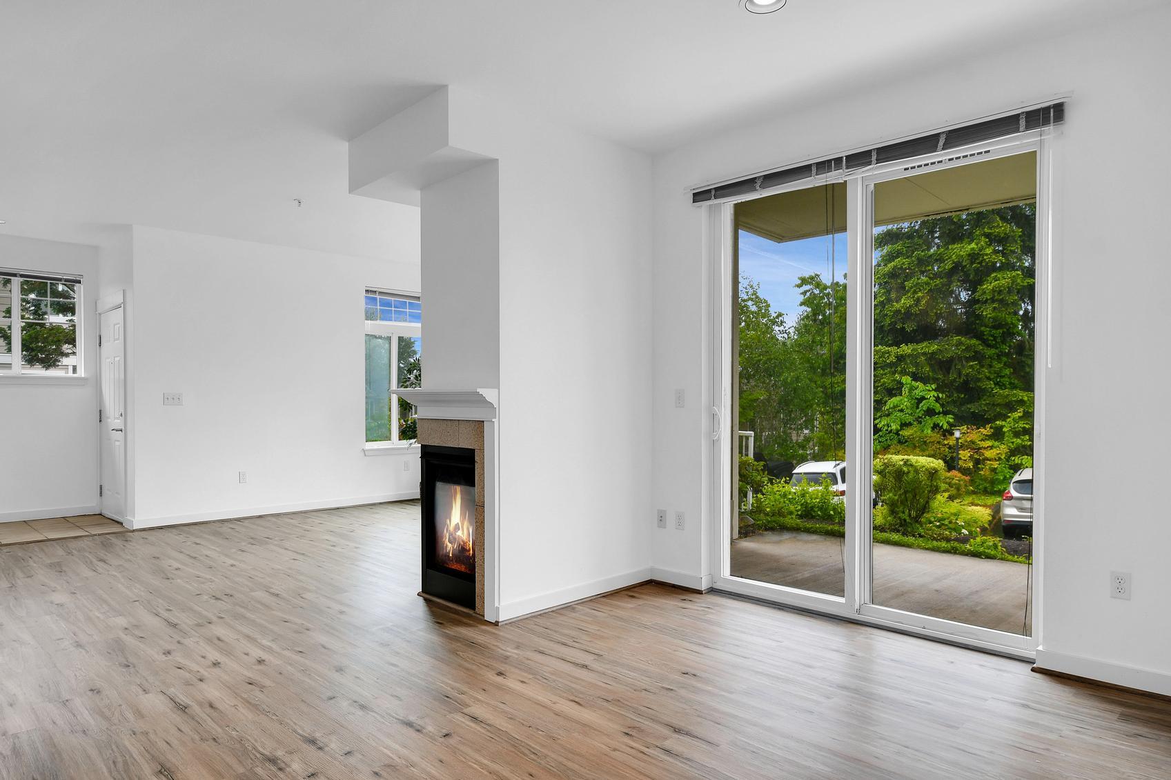 Building Photo - 3500 E Lake Sammamish Pky SE