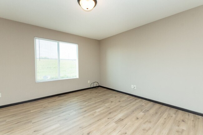 Building Photo - 11050 E Fawn Grove St