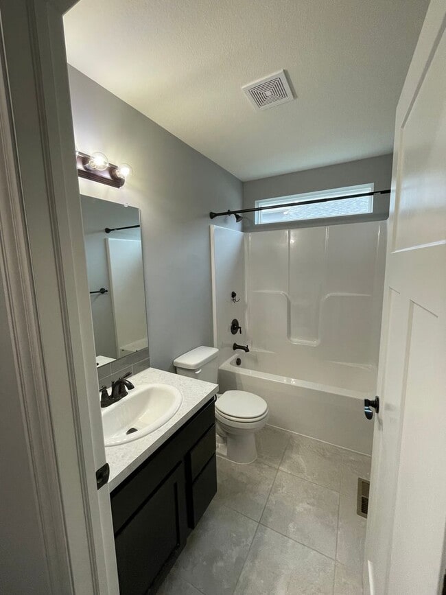 Building Photo - 3419 Laughlin St