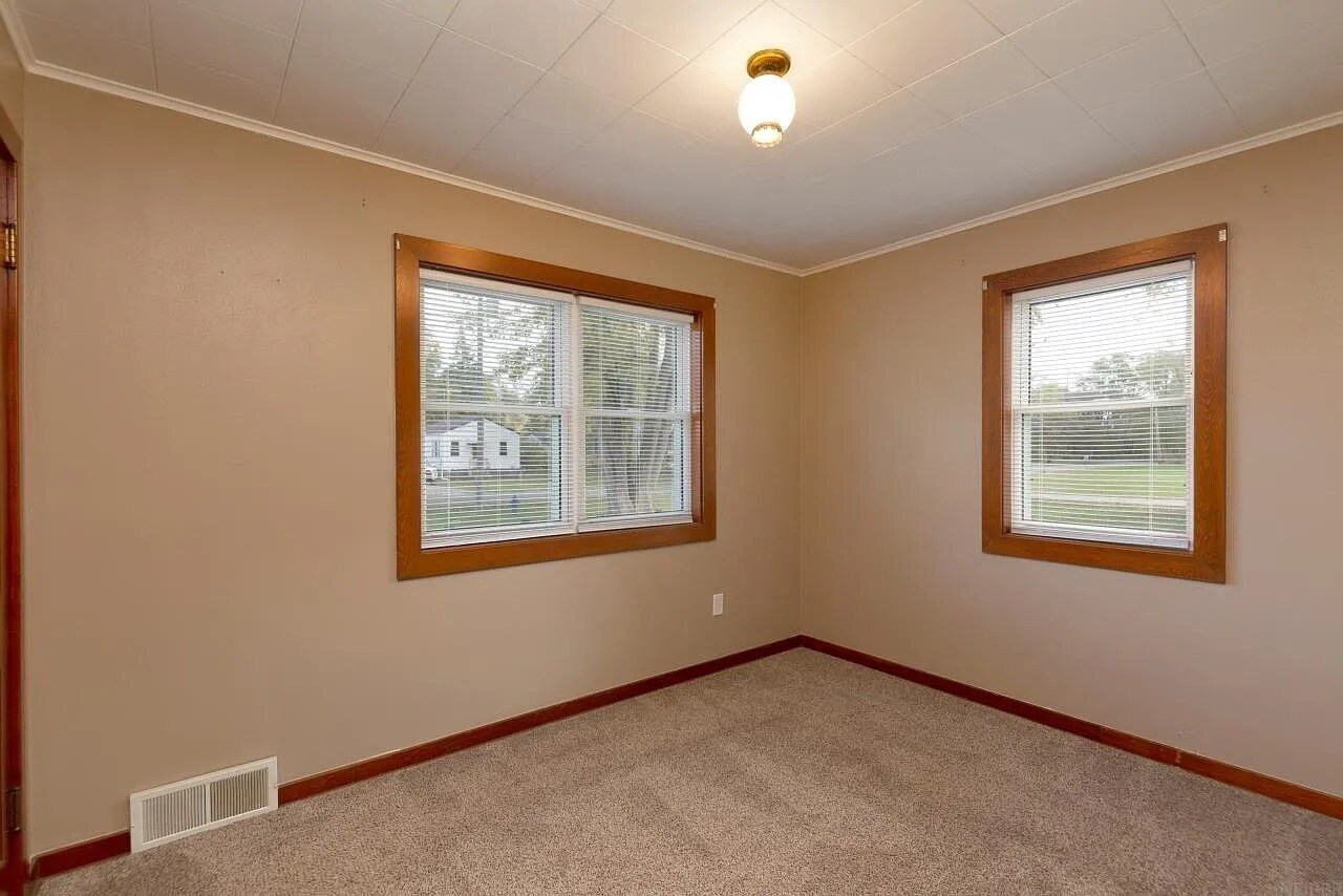 Building Photo - 241 Carrington Ave