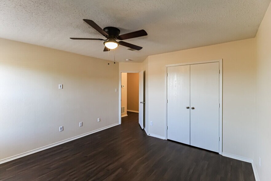 Building Photo - 8712 Cove Meadow Ln