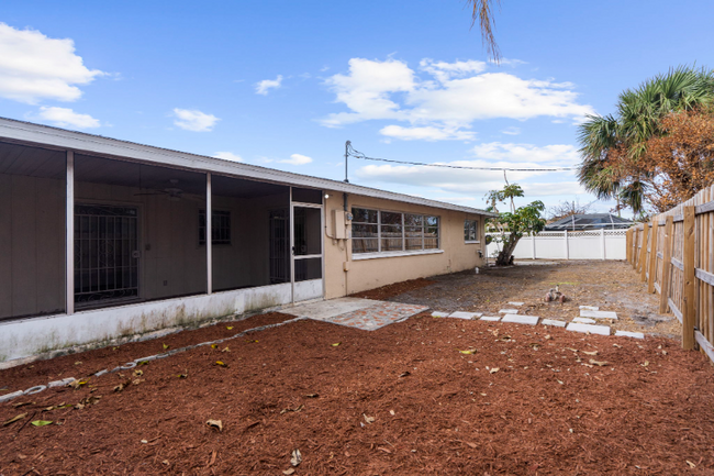 Building Photo - 263 Hammock Terrace