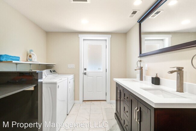 Building Photo - 2 br, 2 bath House - 4454 Old Monitor RD