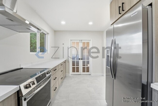 Building Photo - 4142 E Calle Redonda