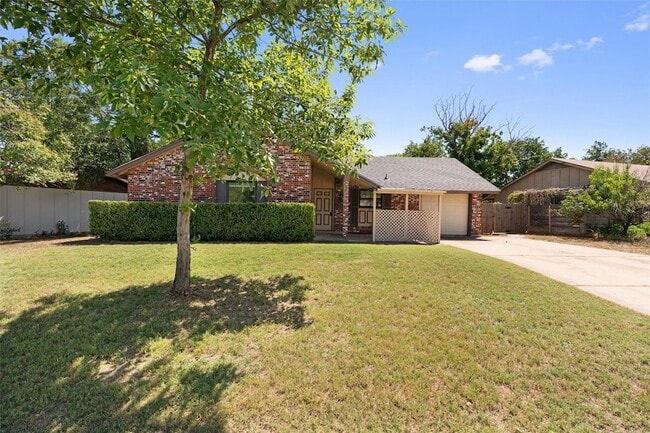 Primary Photo - 325 Heartwood Dr