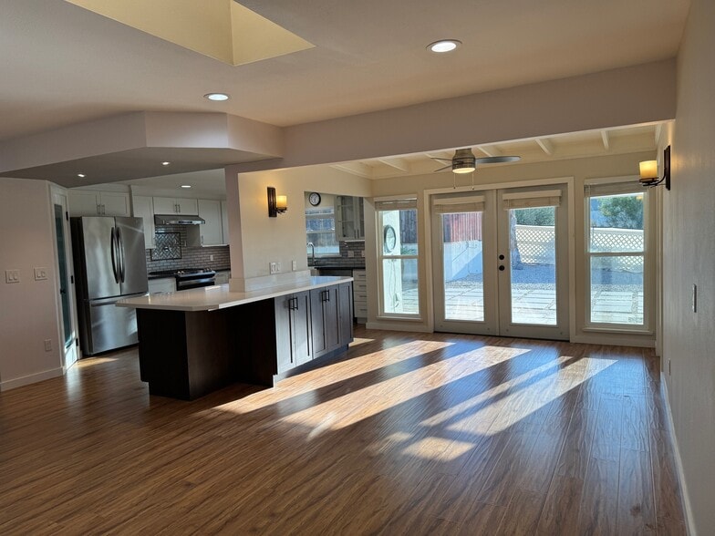 Dining room & kitchen. - 22471 Loch Lomond Dr