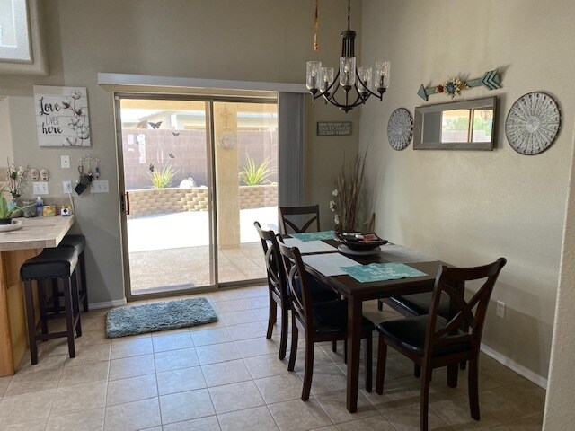 Building Photo - 2422 E Prickly Pear Dr