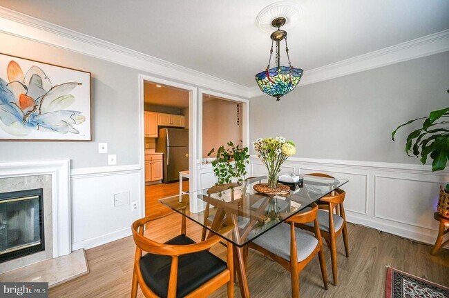 Building Photo - 46893 Eaton Terrace