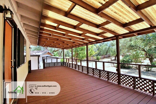 Building Photo - 4548 Pensacola St