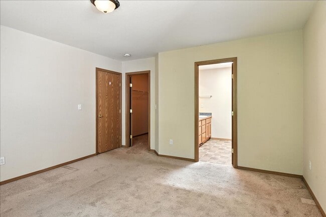 Building Photo - 3bd/2.5ba Everett Duplex