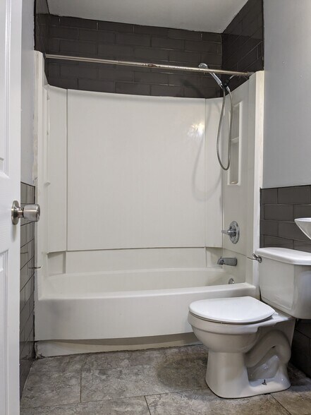 Bathroom - 1114 N 35th St