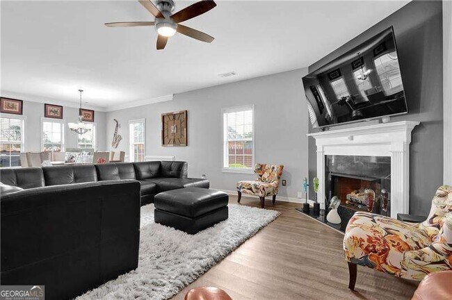 Building Photo - 2145 Waterford Park Dr