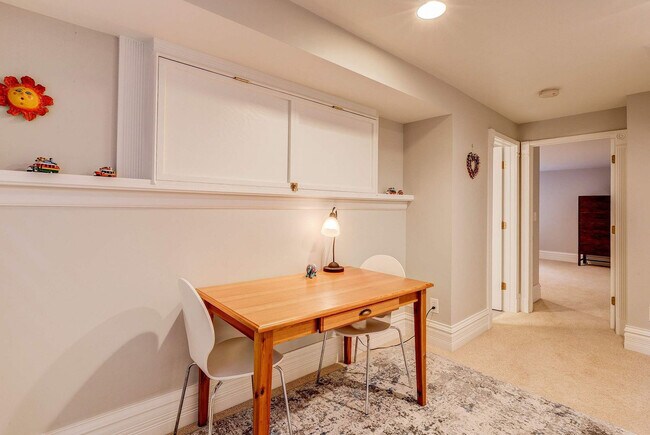 Building Photo - 2105 S Fillmore St