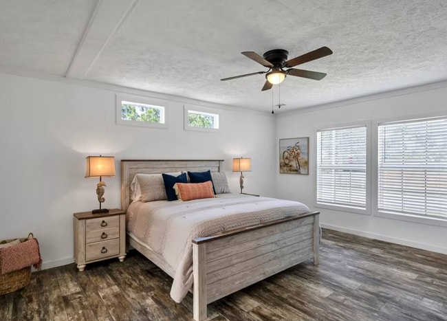 Building Photo - 22 Santana Dr