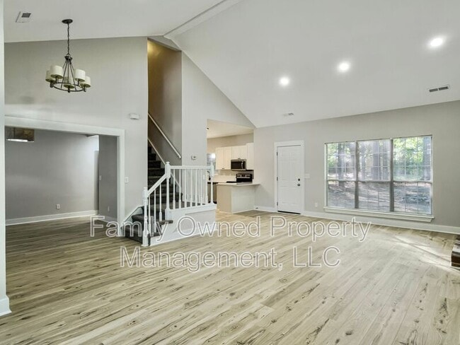 Building Photo - 105 Mallory Dr