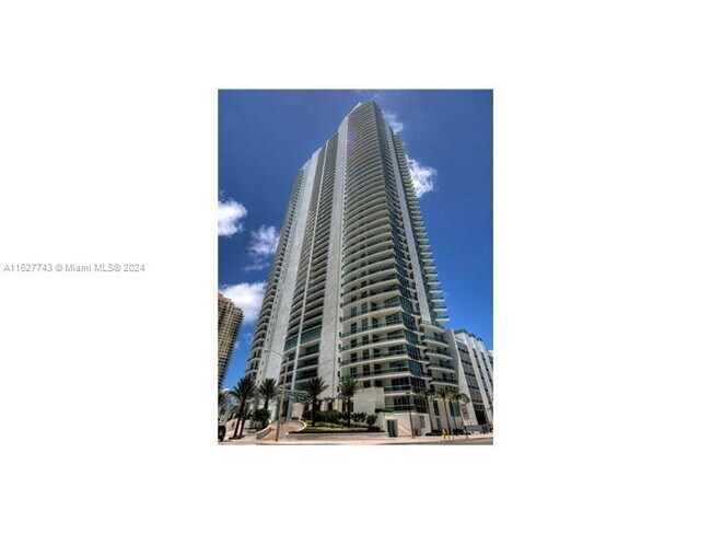 Primary Photo - 1331 Brickell Bay Dr