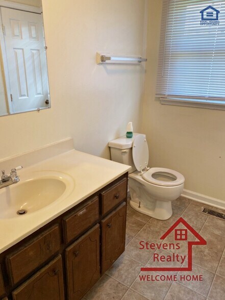 Building Photo - 540 McQuade Cir