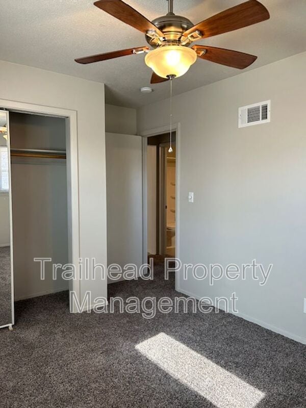 Building Photo - 3327 S Oxford Ave