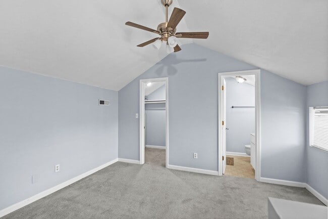 Building Photo - Now Allowing 1 small dog under 30Lbs - Spacious 2 bed/2 bath Deer Creek Villas-Surfside