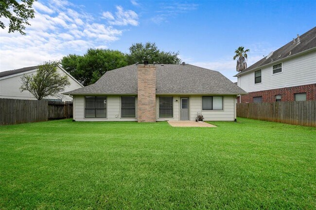 Building Photo - 3807 Cedar Valley Dr