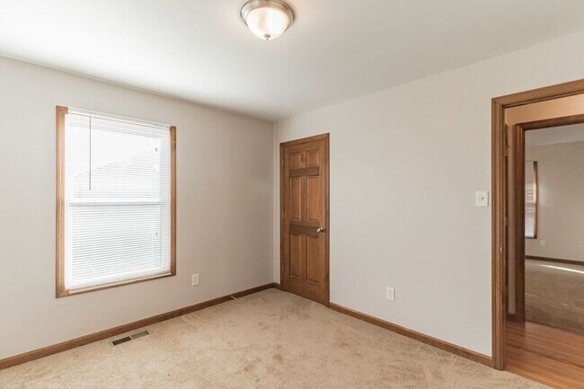 Building Photo - 2310 N 5th St