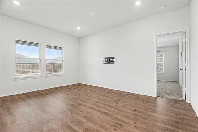 Building Photo - 717 English Dr