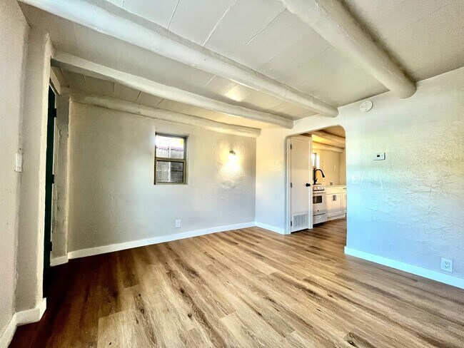 Building Photo - 422 Towner Ave NW